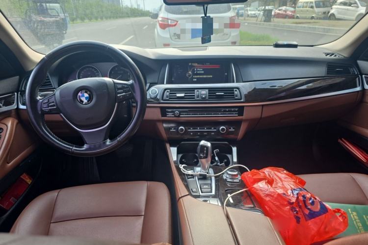 Used BMW 5 Series 2017 525Li Leading Model Center Console