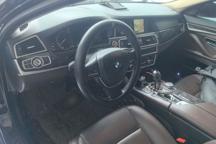 Used BMW 5 Series 2017 525Li Luxury Design Package Center Console
