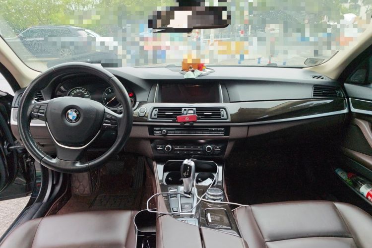Used BMW 5 Series 2017 525Li Luxury Design Package Center Console