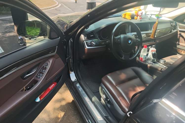 Used BMW 5 Series 2017 525Li Luxury Design Package Driver Seat