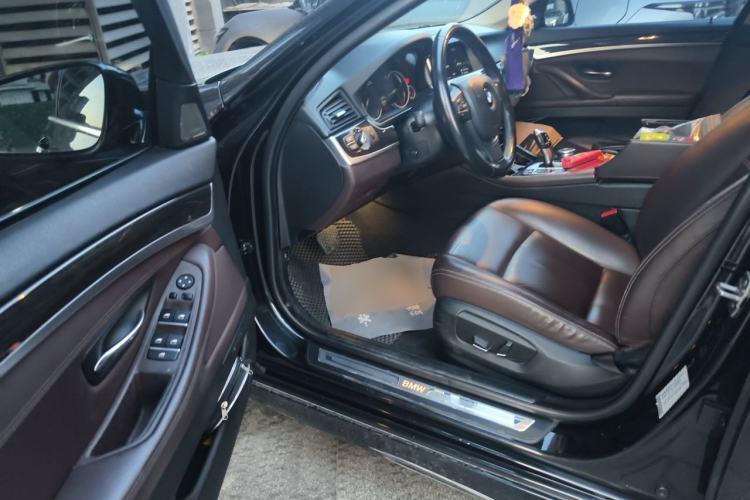 Used BMW 5 Series 2017 525Li Luxury Design Package Driver Seat