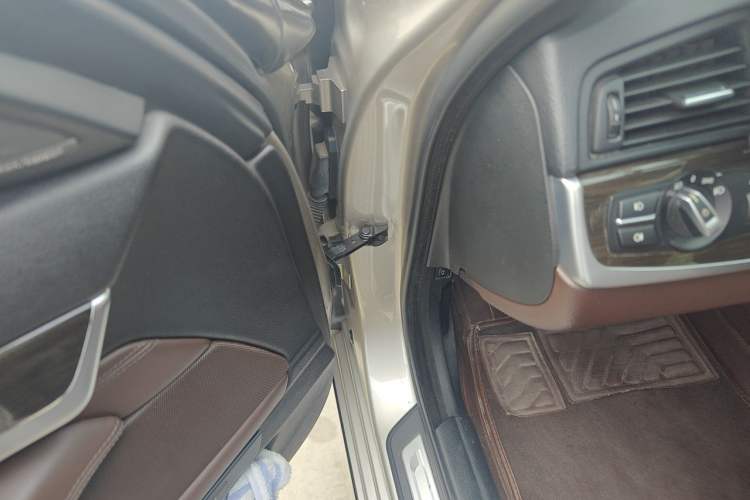 Used BMW 5 Series 2017 525Li Luxury Design Package Driver Seat