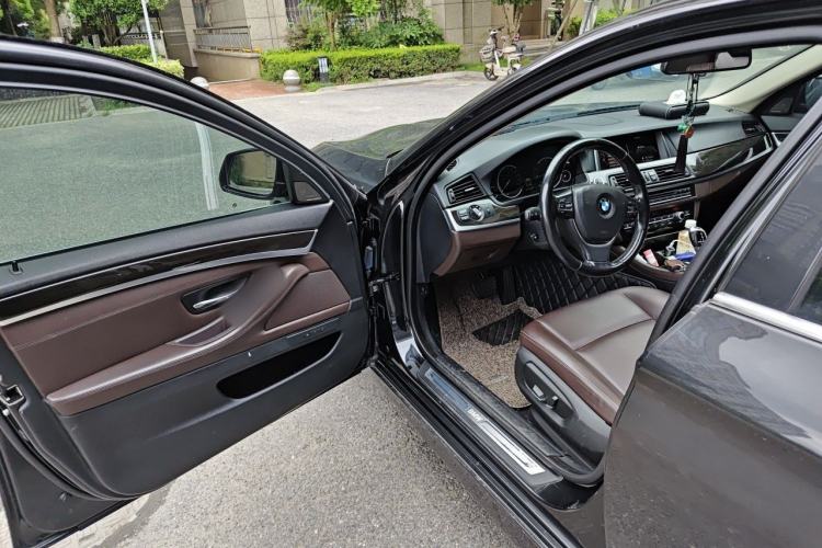 Used BMW 5 Series 2017 525Li Luxury Design Package Driver Seat