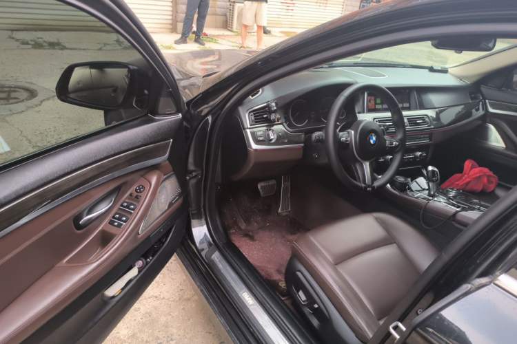 Used BMW 5 Series 2017 525Li Luxury Design Package Driver Seat