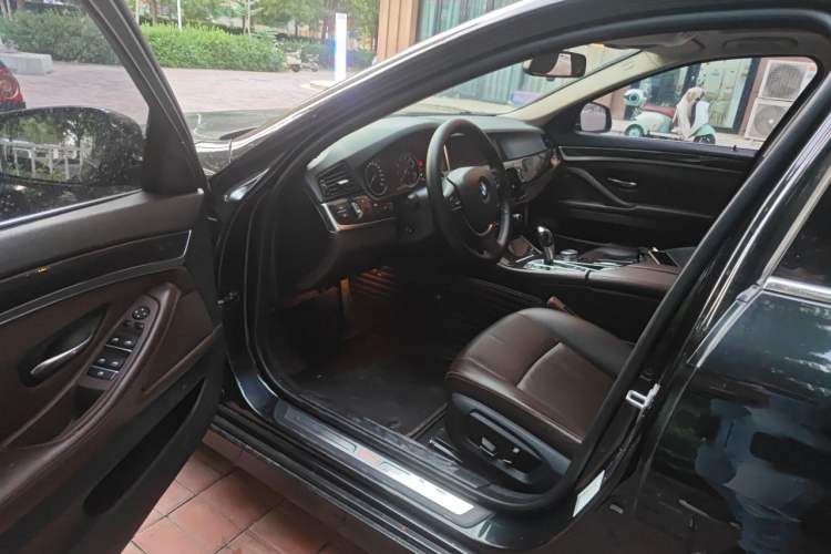 Used BMW 5 Series 2017 525Li Luxury Design Package Driver Seat