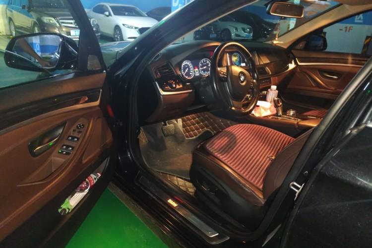Used BMW 5 Series 2017 525Li Luxury Design Package Driver Seat