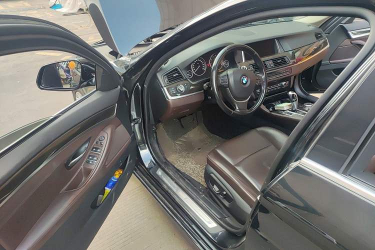 Used BMW 5 Series 2017 525Li Luxury Design Package Driver Seat