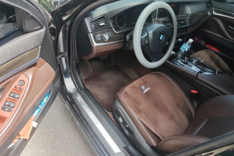 Used BMW 5 Series 2017 525Li Luxury Design Package Driver Seat