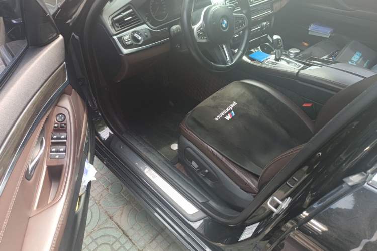 Used BMW 5 Series 2017 525Li Luxury Design Package Driver Seat