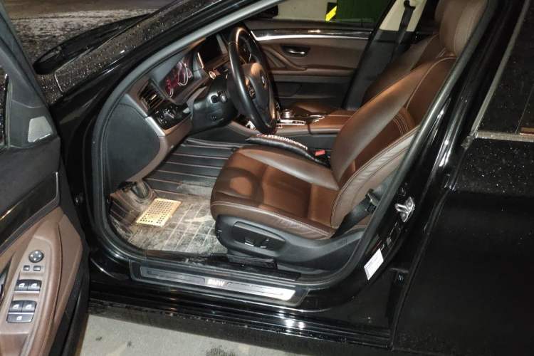 Used BMW 5 Series 2017 525Li Luxury Design Package Driver Seat