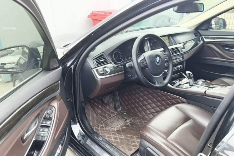 Used BMW 5 Series 2017 525Li Luxury Design Package Driver Seat