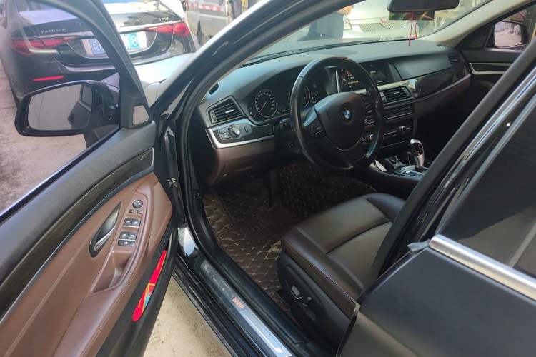 Used BMW 5 Series 2017 525Li Luxury Design Package Driver Seat