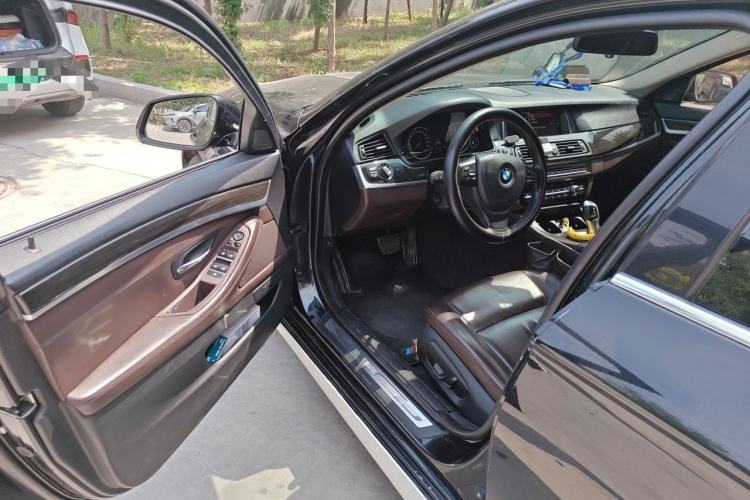 Used BMW 5 Series 2017 525Li Luxury Design Package Driver Seat