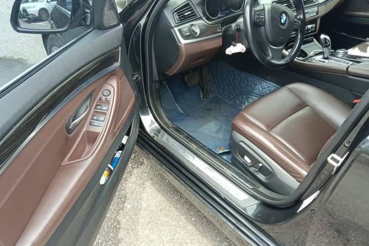 Used BMW 5 Series 2017 525Li Luxury Design Package Driver Seat
