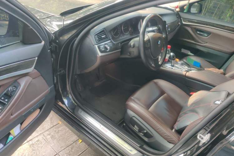Used BMW 5 Series 2017 525Li Luxury Design Package Driver Seat