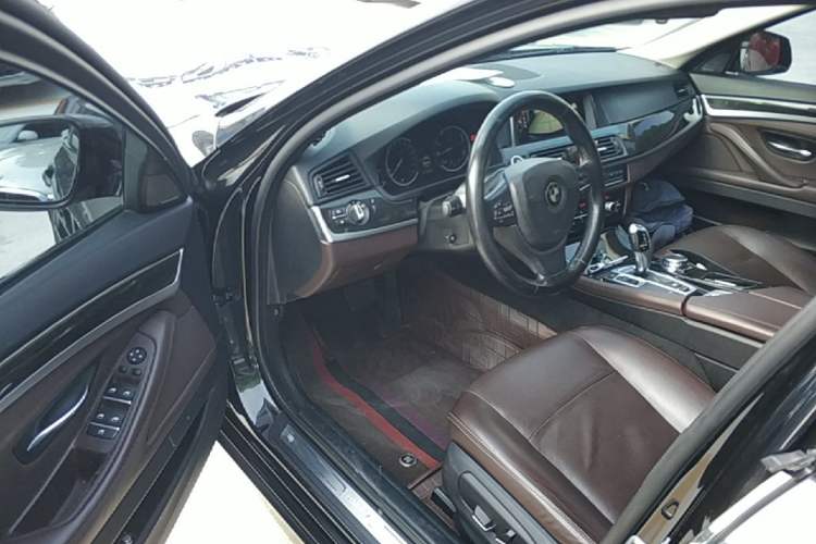 Used BMW 5 Series 2017 525Li Luxury Design Package Driver Seat