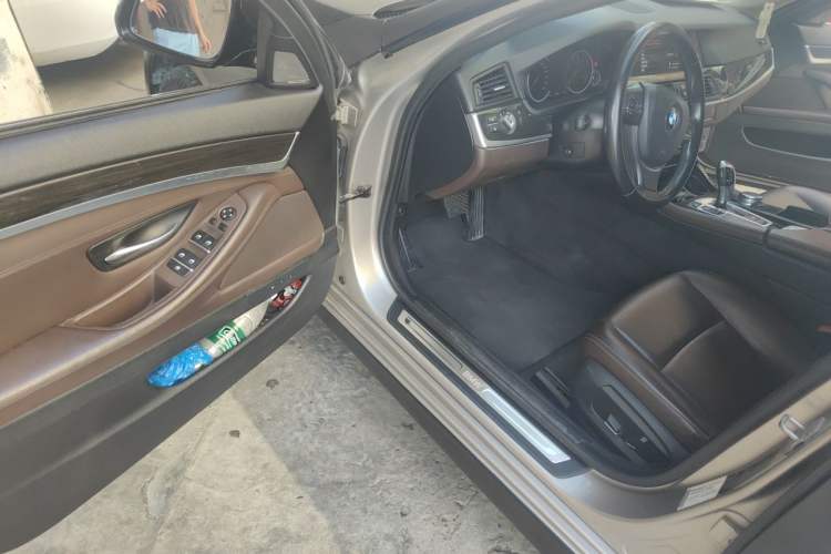 Used BMW 5 Series 2017 525Li Luxury Design Package Driver Seat