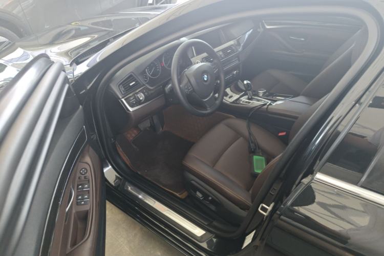 Used BMW 5 Series 2017 525Li Luxury Design Package Driver Seat
