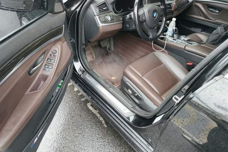 Used BMW 5 Series 2017 525Li Luxury Design Package Driver Seat