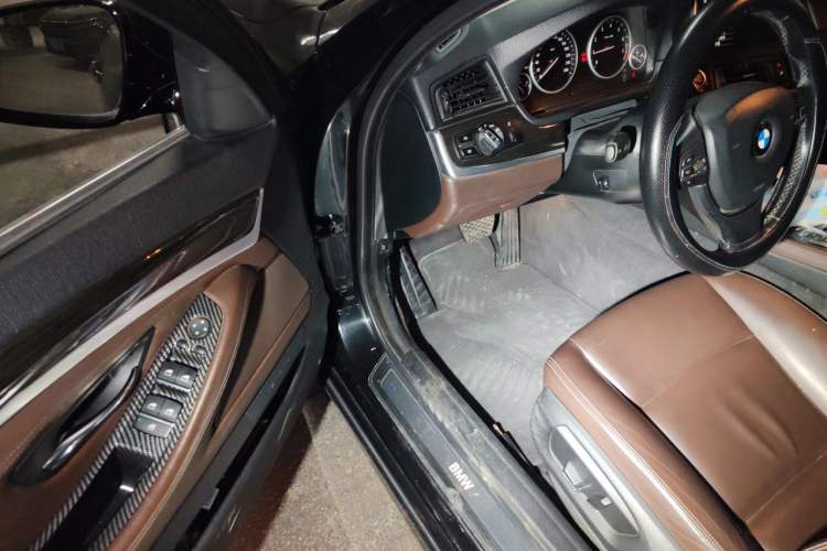 Used BMW 5 Series 2017 525Li Luxury Design Package Driver Seat
