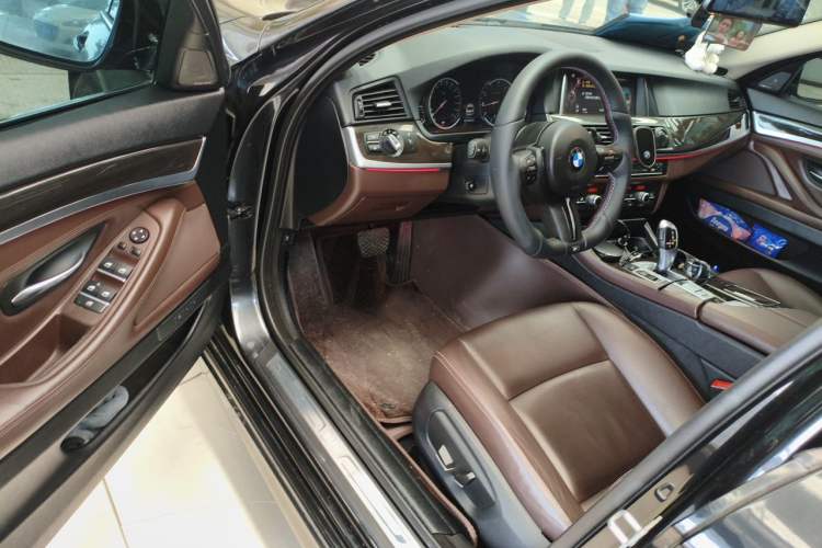 Used BMW 5 Series 2017 525Li Luxury Design Package Driver Seat