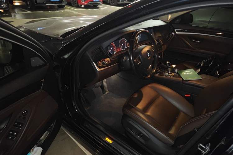 Used BMW 5 Series 2017 525Li Luxury Design Package Driver Seat