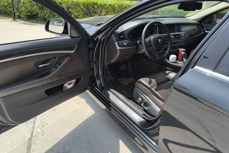 Used BMW 5 Series 2017 525Li Luxury Design Package Driver Seat