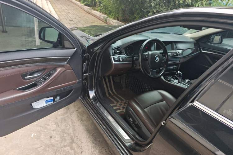 Used BMW 5 Series 2017 525Li Luxury Design Package Driver Seat