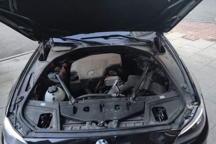 Used BMW 5 Series 2017 525Li Luxury Design Package Engine Bay
