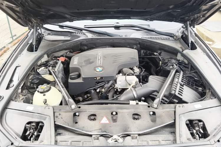 Used BMW 5 Series 2017 525Li Luxury Design Package Engine Bay