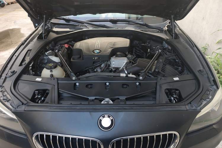 Used BMW 5 Series 2017 525Li Luxury Design Package Engine Bay