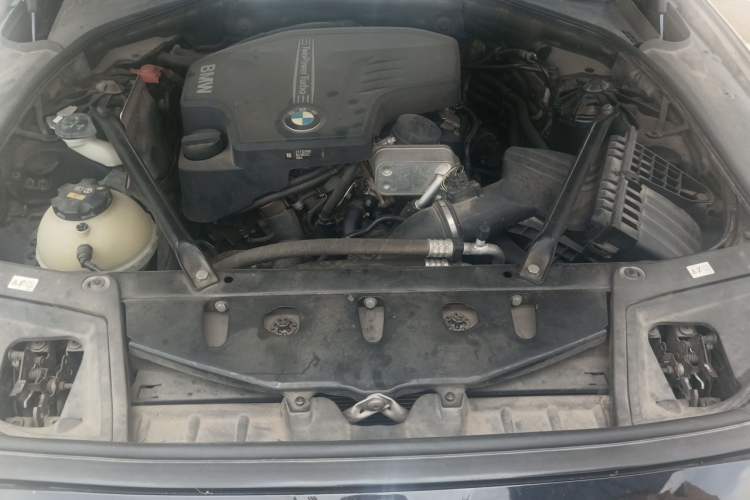 Used BMW 5 Series 2017 525Li Luxury Design Package Engine Bay