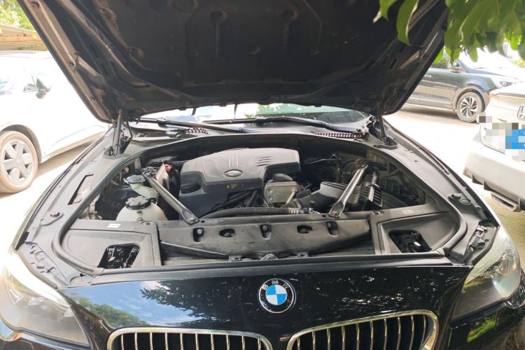 Used BMW 5 Series 2017 525Li Leading Model Engine Bay