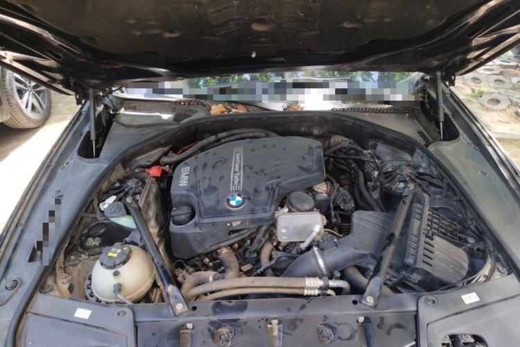 Used BMW 5 Series 2017 520Li Elegant Edition Engine Bay