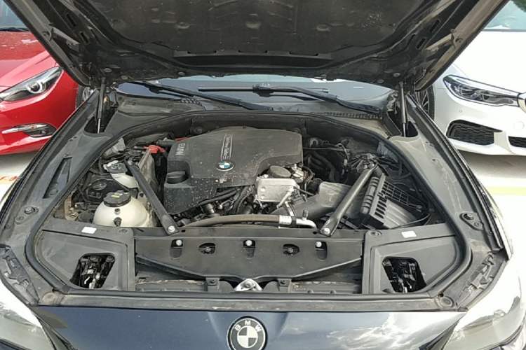 Used BMW 5 Series 2017 525Li Luxury Design Package Engine Bay