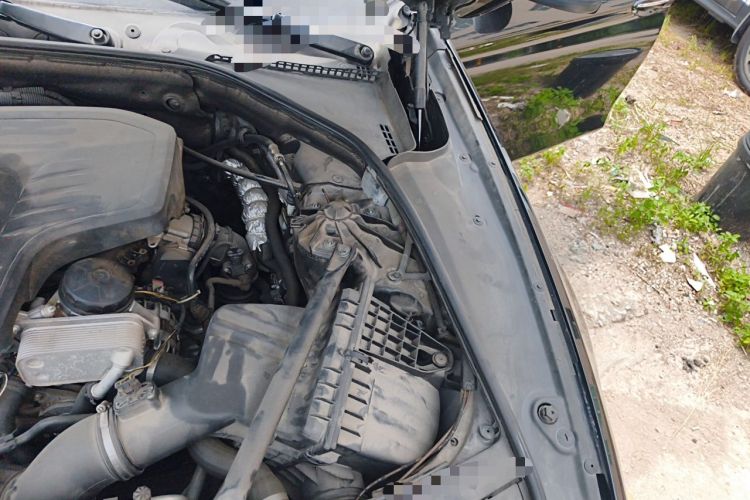 Used BMW 5 Series 2017 525Li Leading Model Engine Bay Left