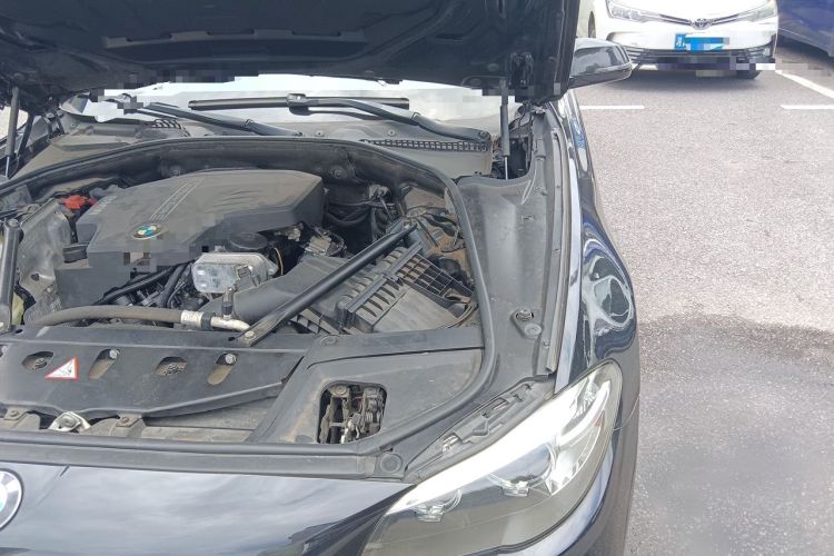 Used BMW 5 Series 2017 525Li Luxury Design Package Engine Bay Left