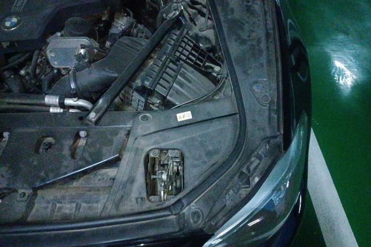 Used BMW 5 Series 2017 525Li Leading Model Engine Bay Left