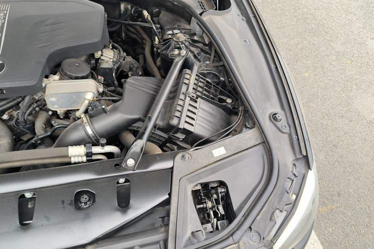 Used BMW 5 Series 2017 525Li Leading Model Engine Bay Left
