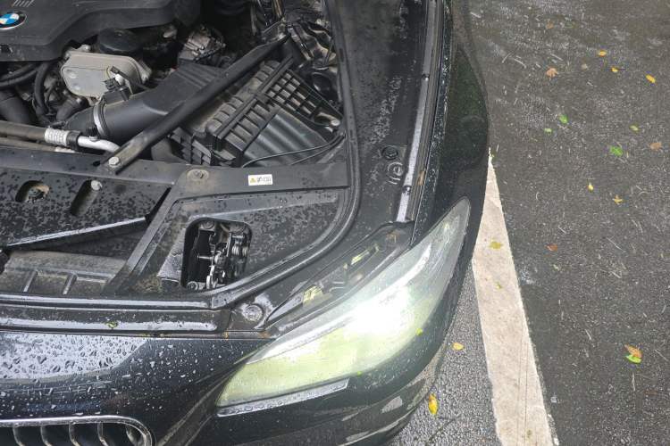 Used BMW 5 Series 2017 525Li Luxury Design Package Engine Bay Left