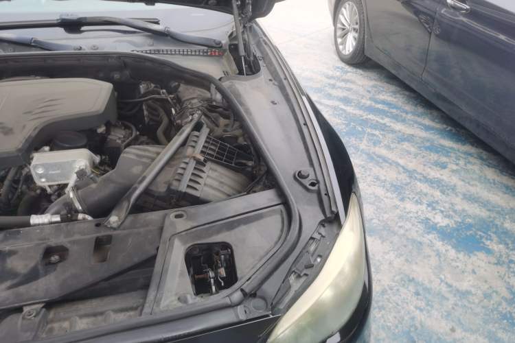 Used BMW 5 Series 2017 525Li Leading Model Engine Bay Left
