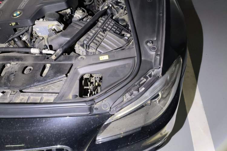Used BMW 5 Series 2017 525Li Luxury Design Package Engine Bay Left