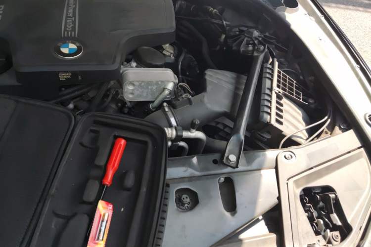 Used BMW 5 Series 2017 525Li Luxury Design Package Engine Bay Left