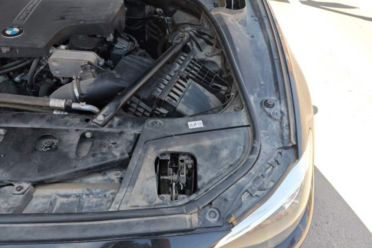 Used BMW 5 Series 2017 525Li Luxury Design Package Engine Bay Left