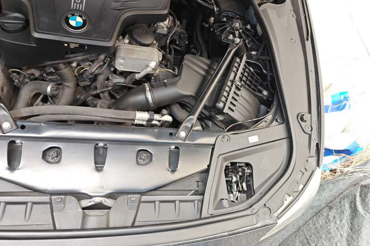 Used BMW 5 Series 2017 525Li Luxury Design Package Engine Bay Left