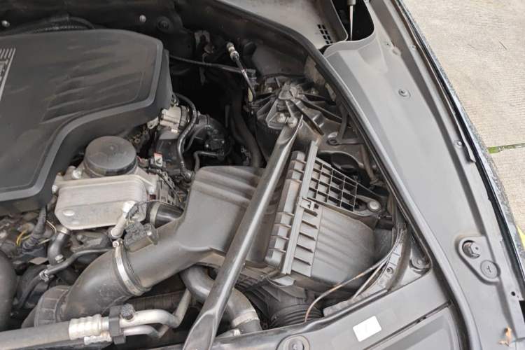 Used BMW 5 Series 2017 525Li Luxury Design Package Engine Bay Left