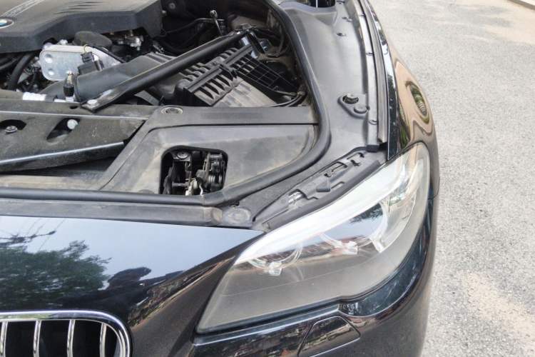 Used BMW 5 Series 2017 520Li Elegant Edition Engine Bay Left