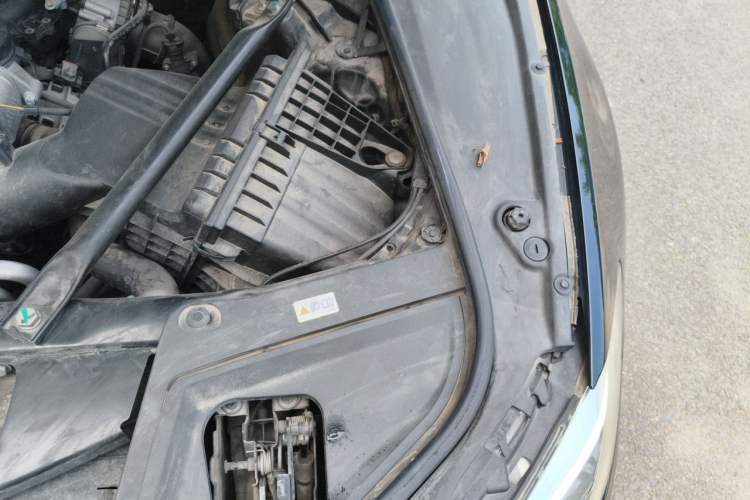 Used BMW 5 Series 2017 520Li Elegant Edition Engine Bay Left
