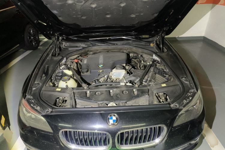 Used BMW 5 Series 2017 525Li Luxury Design Package Engine Bay