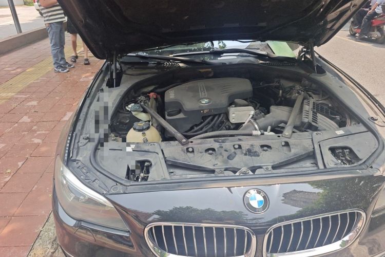 Used BMW 5 Series 2017 525Li Luxury Design Package Engine Bay Right